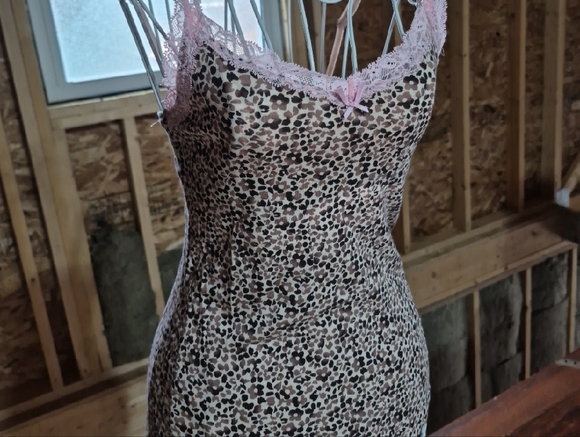 Leopard Print Lace Trim Women's Victoria's Secret Cami Top. Medium - Picture 3 of 7